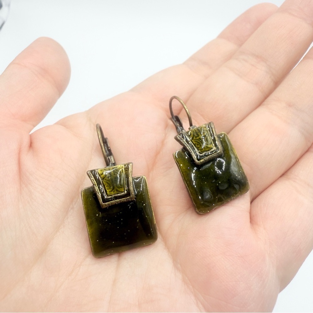 Vintage Modernist Olive Green Enamel Dangle Earrings – Geometric Bronze Tone